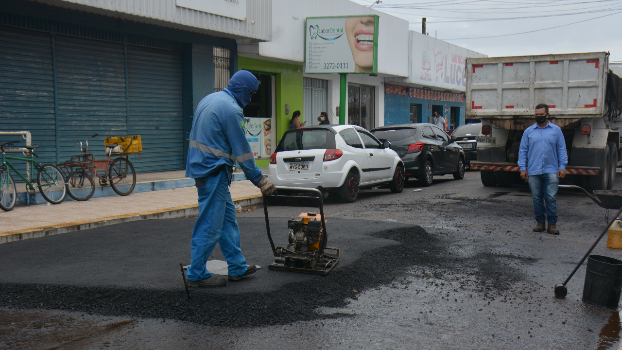 prefeitura-inicia-a-semana-com-intervencoes-em-santos-reis-e-cohabinal