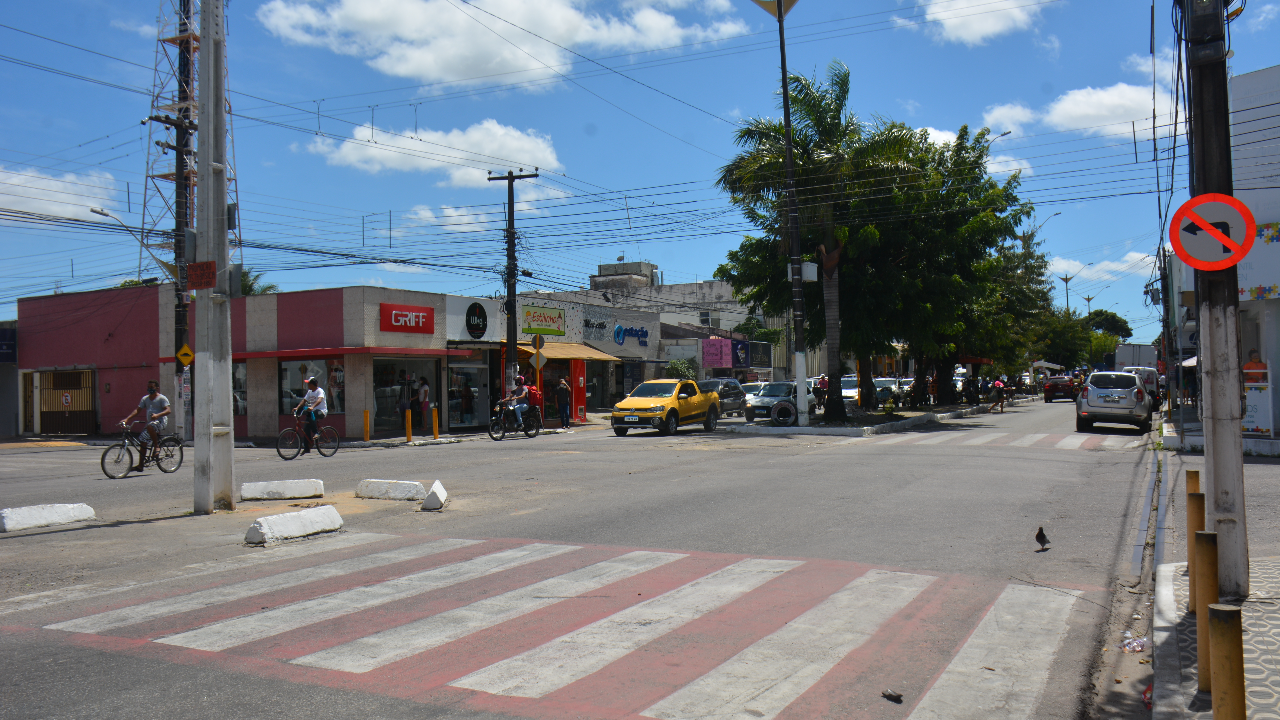 prefeitura-realiza-intervencao-de-transito-em-cruzamento-do-centro-da-cidade