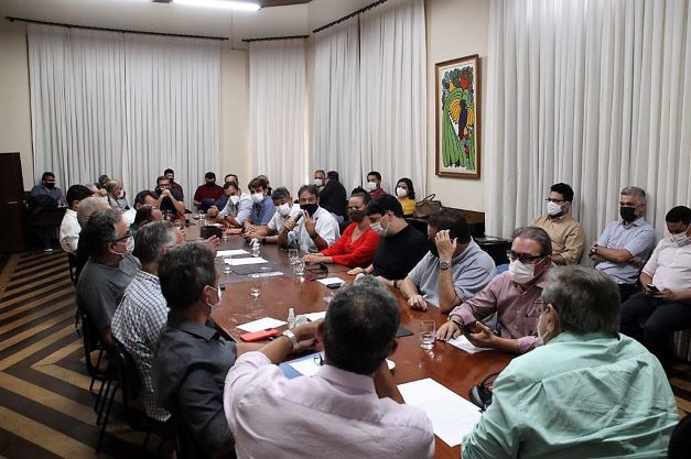 prefeitura-de-natal-negocia-com-classe-produtiva-ajustes-no-decreto-municipal-sobre-medidas-de-enfrentamento-a-covid