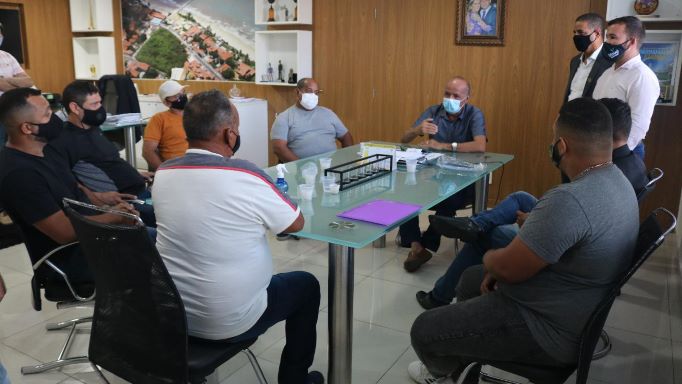 feirantes-buscam-padronizacao-de-estruturas-em-encontro-com-prefeito