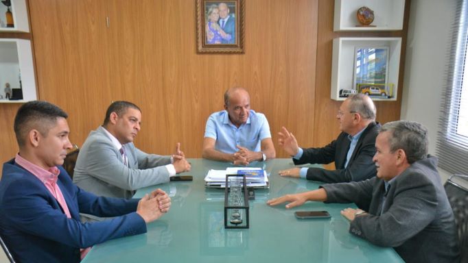 prefeito-taveira-recebe-visita-cordial-do-deputado-federal-benes-leocadio