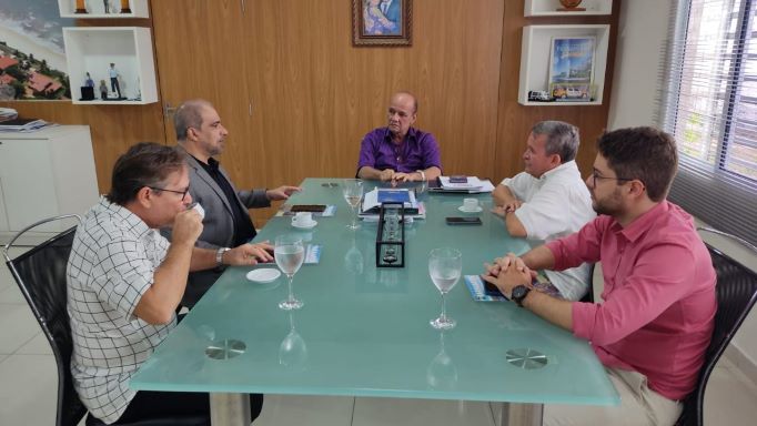 prefeito-rosano-taveira-e-delegados-se-reunem-para-discutir-instalacao-da-delegacia-de-plantao-em-parnamirim