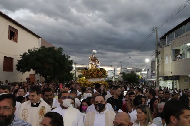 em-caico-encerramento-da-festa-de-santana-reune-60-mil-fieis