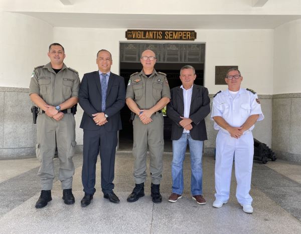 deputado-taveira-junior-alinha-acoes-do-mandato-com-a-policia-militar