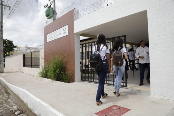 aberto-processo-seletivo-para-professores-e-especialistas-temporarios-para-a-rede-estadual-de-ensino