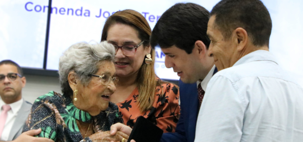 comenda-josina-tereza-de-andrade-e-entregue-em-sessao-solene-na-camara