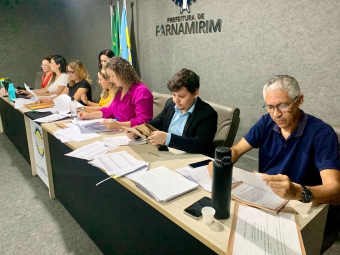 secretaria-de-educacao-recebe-e-analisa-propostas-para-alimentacao-escolar