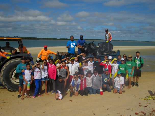 acao-de-limpeza-de-rio-recolhe-1-tonelada-de-residuos-solidos-na-peninsula-de-galinhos