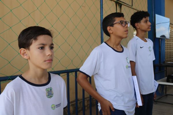 alunos-da-escola-civico-militar-recebem-premiacao-durante-solenidade