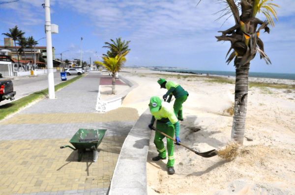 operacao-verao-intensifica-servicos-de-limpeza-no-litoral-de-parnamirim